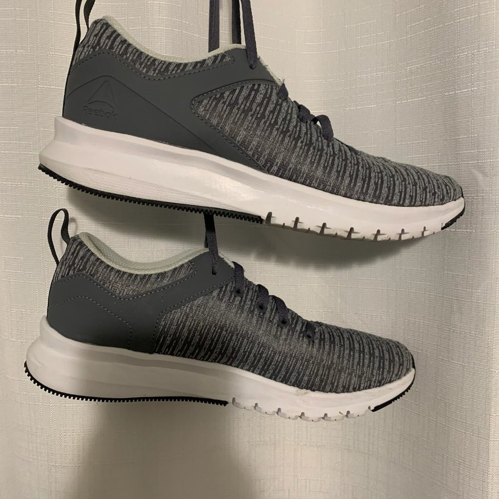 Reebok Tennis Shoes/Sneakers size 8